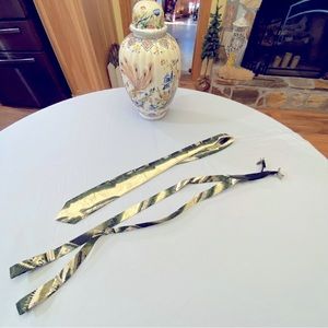 VTG Daniel Adam skinny tie with matching suspenders.